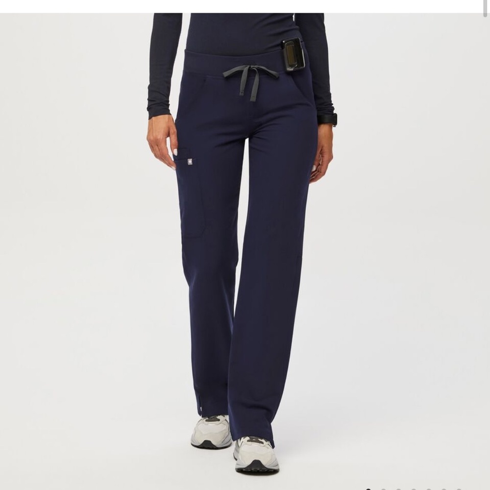 Figs Kade cargo scrub pants navy XS